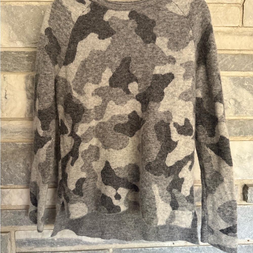 Athleta Gray Camo Knit Top - Alapaca/Wool/Nylon Blend